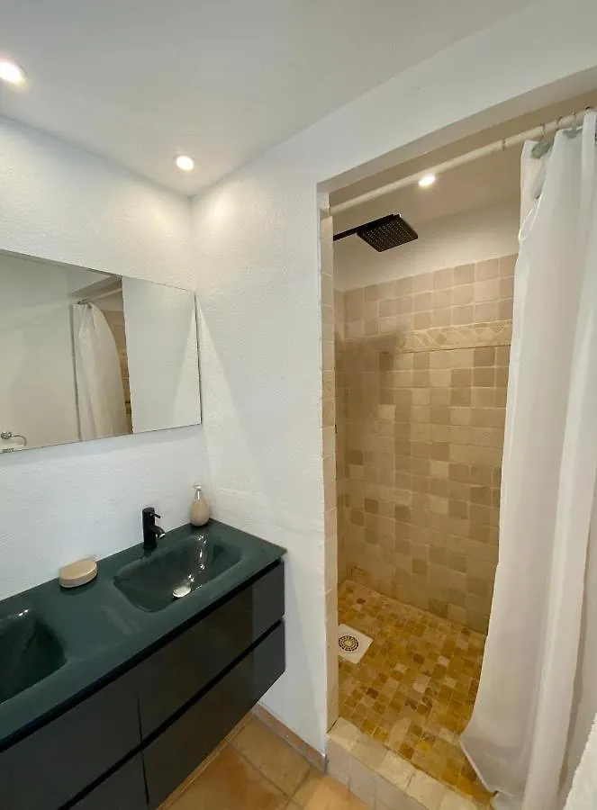Apartment Appartement T3, Orient Bay